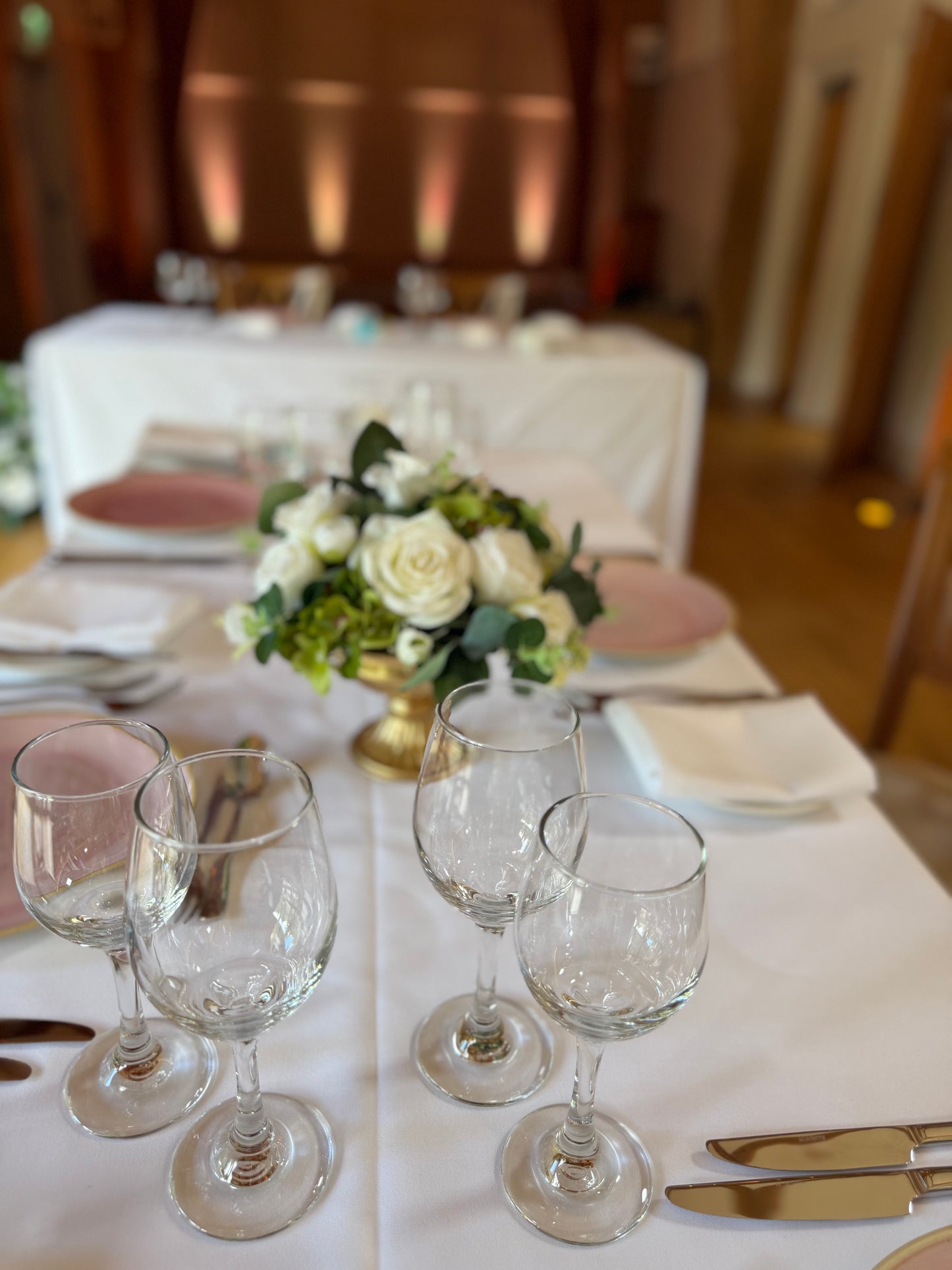 Classic & Timeless - Footed/Urn bowl centrepiece 20cm (TO HIRE)