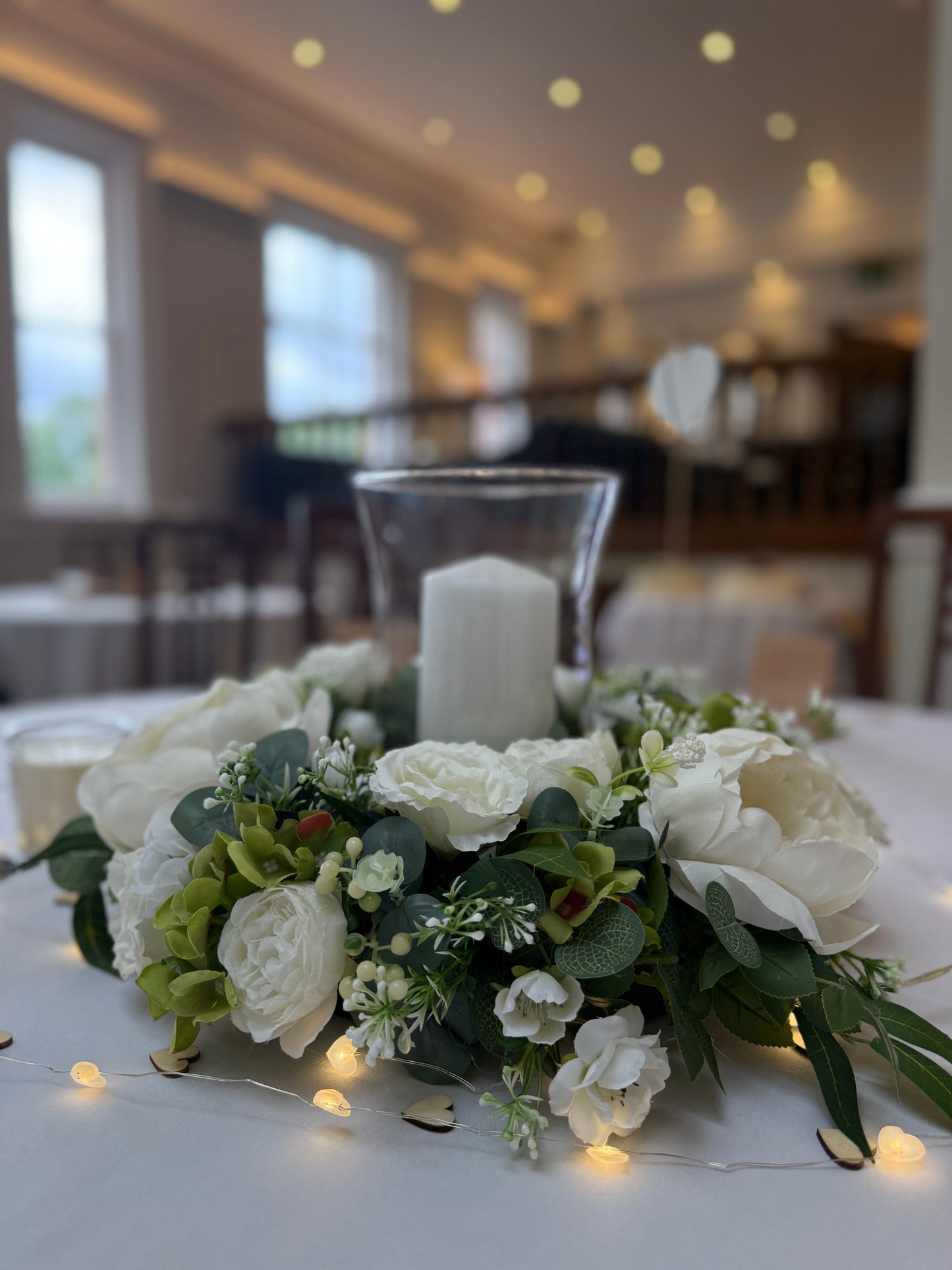 Classic & Timeless - Wreath Table Arrangement (TO HIRE)